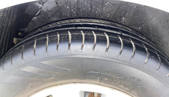 2013 Hyundai i20 MAGNA 1.2, Petrol, Manual, 74,970 km, Right Rear Tyre Tread