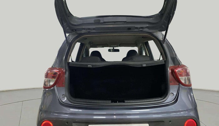 2017 Hyundai Grand i10 SPORTZ (O) AT 1.2 KAPPA VTVT, Petrol, Automatic, 46,600 km, Boot Inside