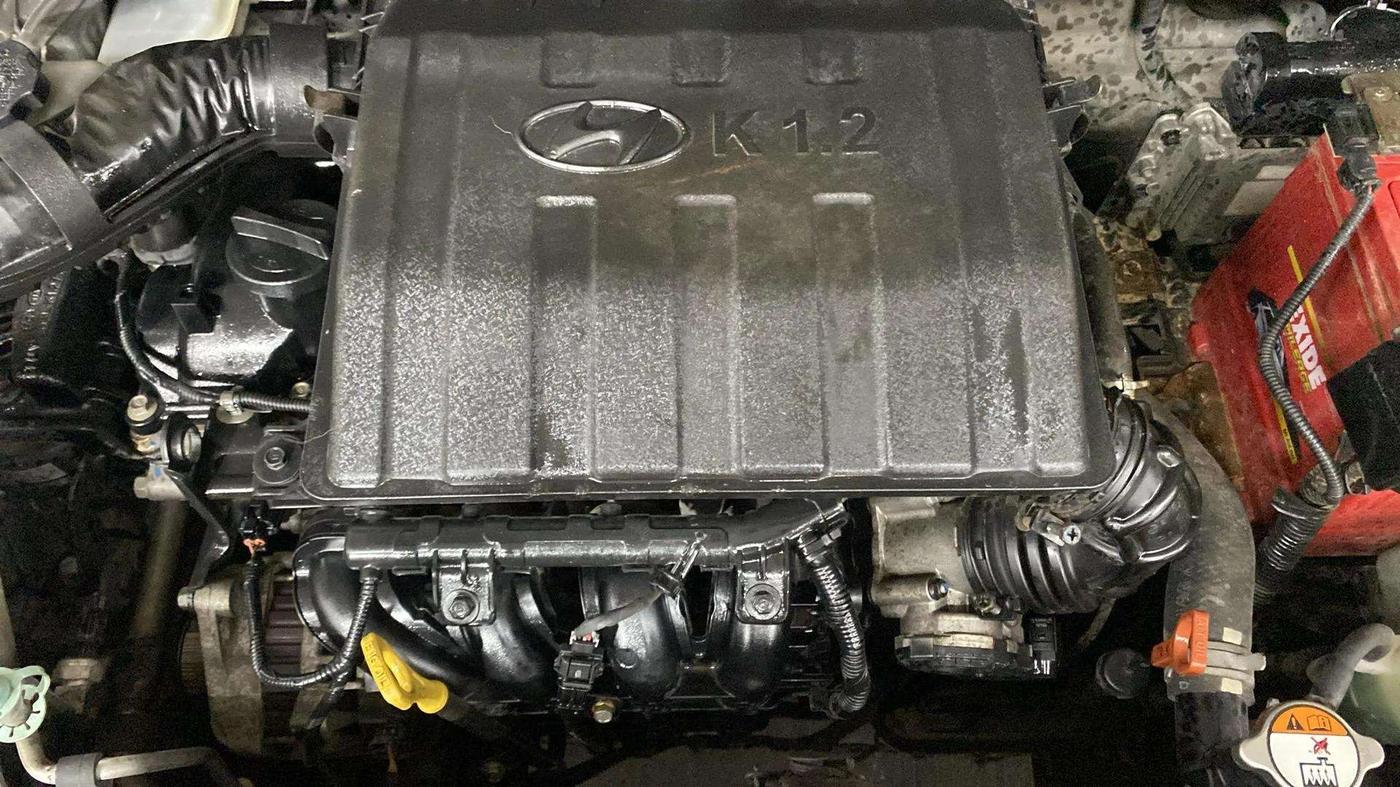 2017 Hyundai Grand i10 SPORTZ (O) AT 1.2 KAPPA VTVT, Petrol, Automatic, 46,600 km, Engine View