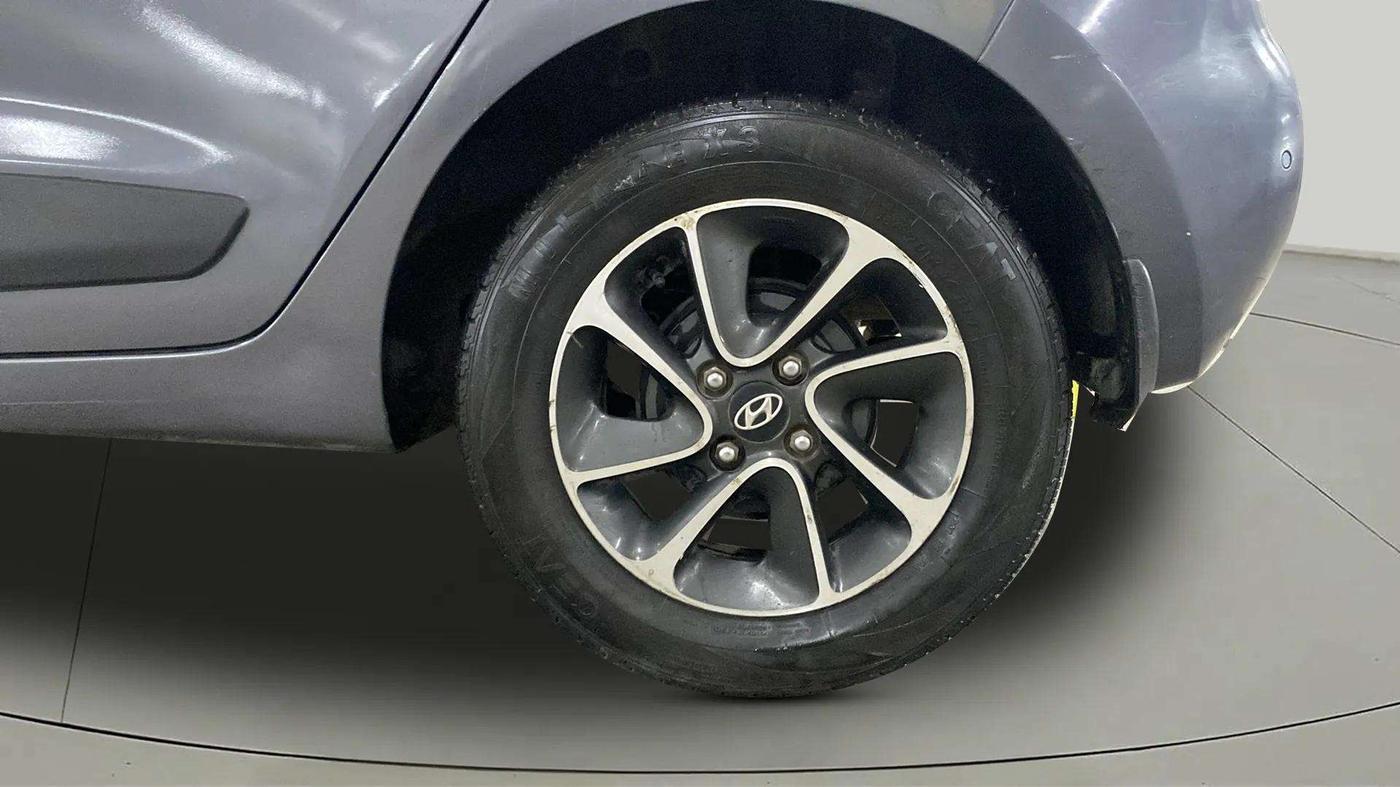 2017 Hyundai Grand i10 SPORTZ (O) AT 1.2 KAPPA VTVT, Petrol, Automatic, 46,600 km, Left Rear Wheel