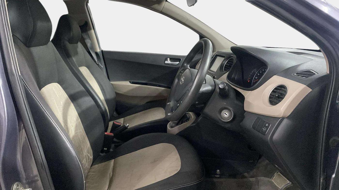 2017 Hyundai Grand i10 SPORTZ (O) AT 1.2 KAPPA VTVT, Petrol, Automatic, 46,600 km, Right Side Front Door Cabin