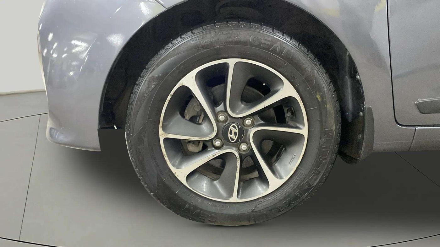 2017 Hyundai Grand i10 SPORTZ (O) AT 1.2 KAPPA VTVT, Petrol, Automatic, 46,600 km, Left Front Wheel