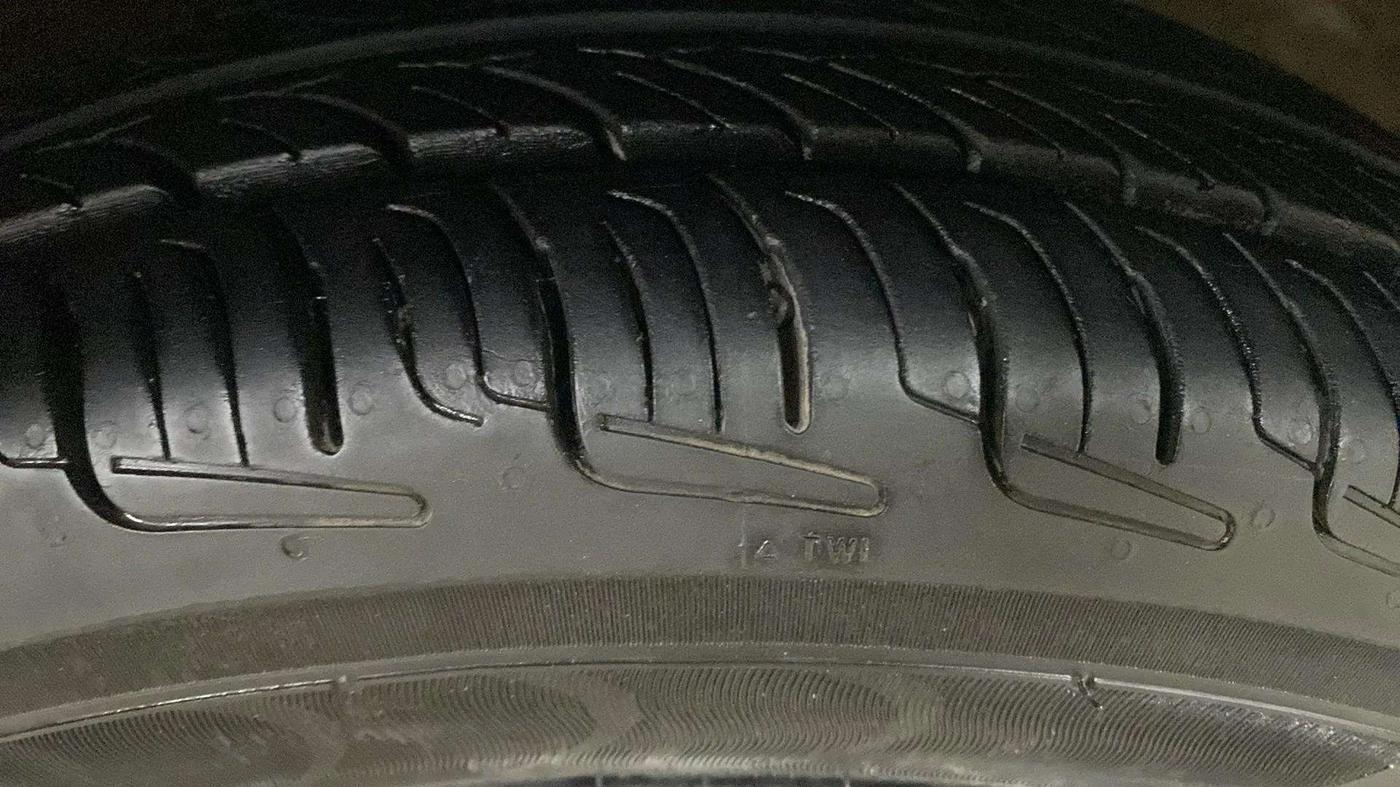 2020 Maruti Alto LXI OPT CNG, CNG, Manual, 47,752 km, Right Front Tyre Tread