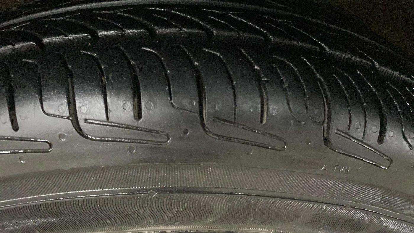 2020 Maruti Alto LXI OPT CNG, CNG, Manual, 47,752 km, Left Front Tyre Tread