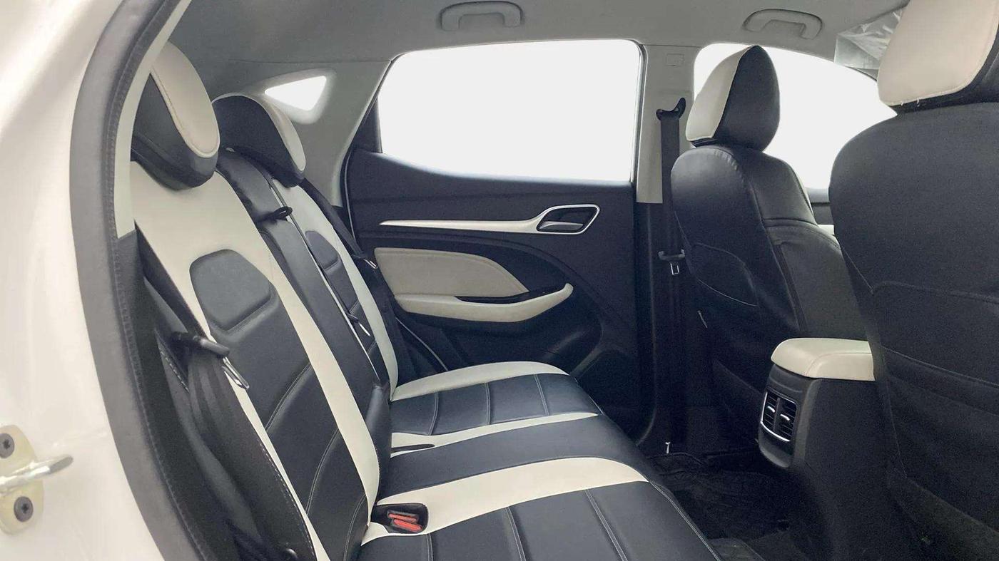 2024 MG ASTOR Sprint 1.5 MT (Ivory), Petrol, Manual, 13,068 km, Right Side Rear Door Cabin