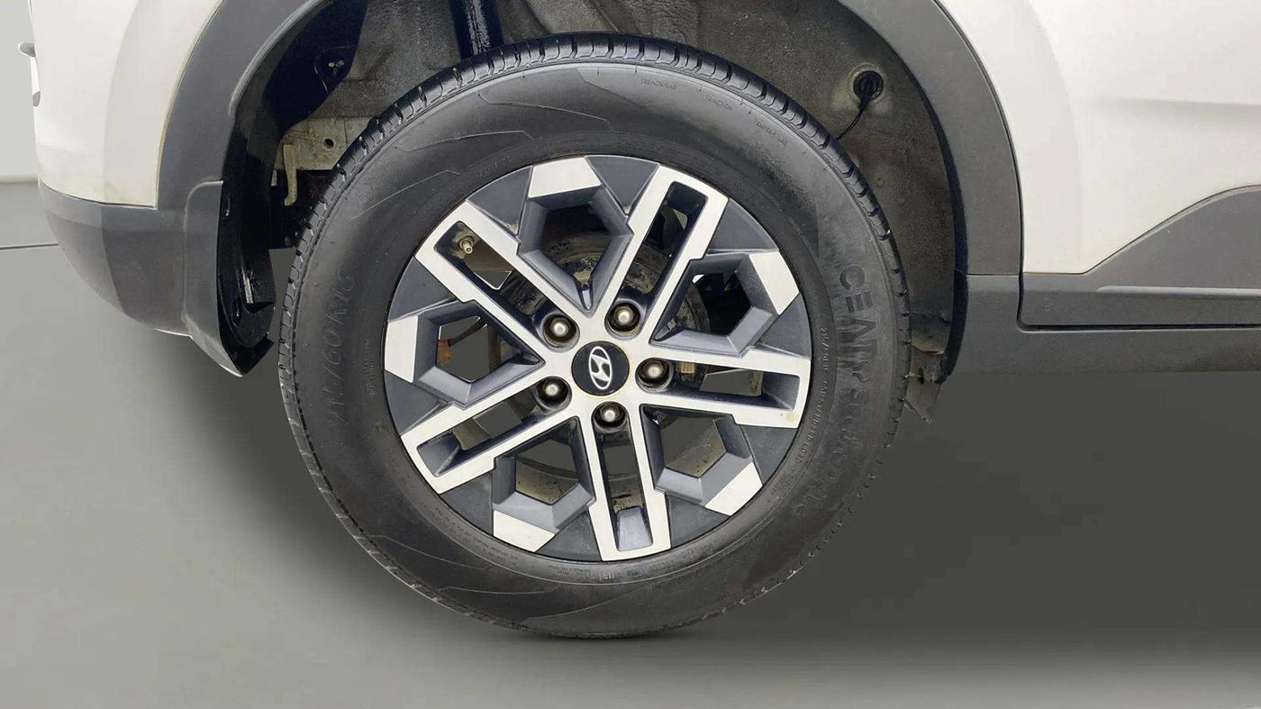 2024 Hyundai VENUE SX (O) MT 1.0 Turbo, Petrol, Manual, 21,747 km, Right Rear Wheel