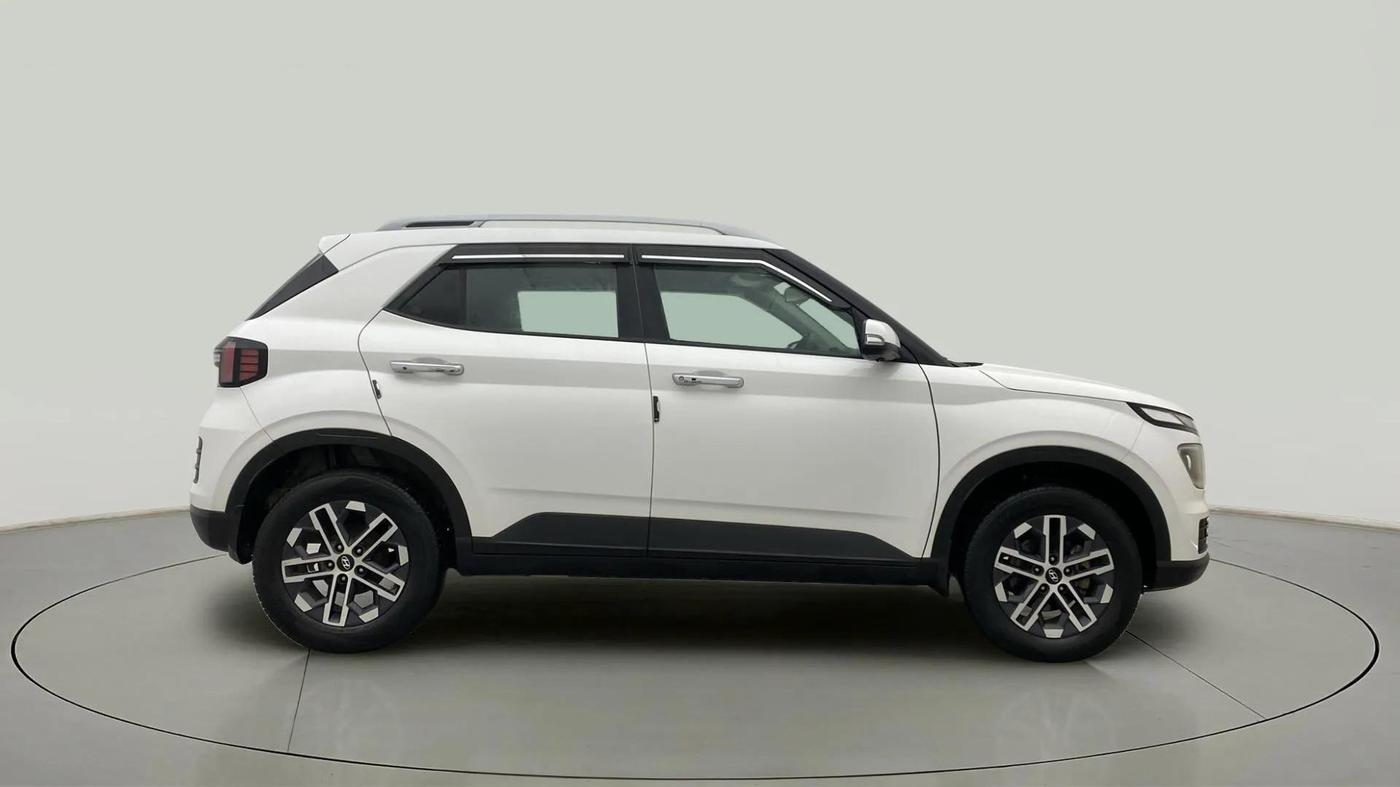 2024 Hyundai VENUE SX (O) MT 1.0 Turbo, Petrol, Manual, 21,747 km, Right Side View