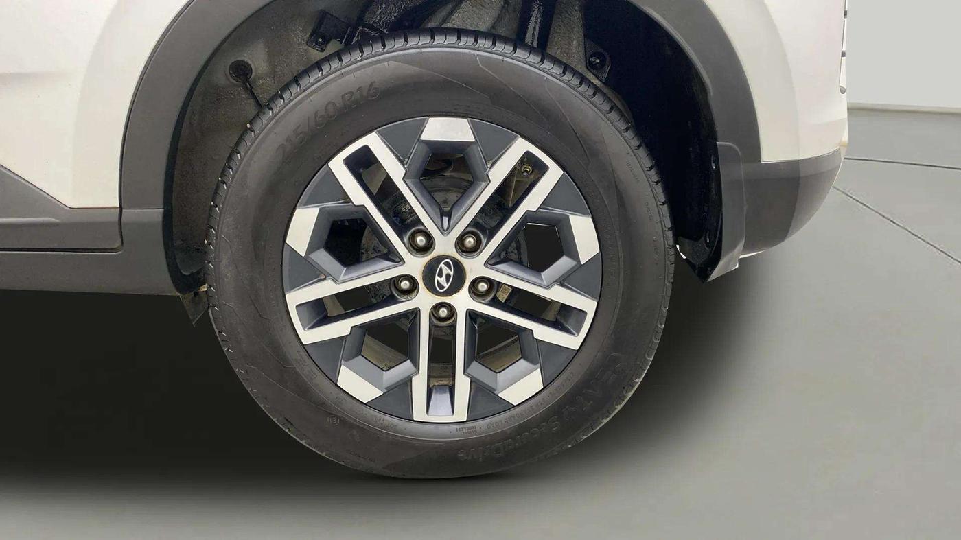 2024 Hyundai VENUE SX (O) MT 1.0 Turbo, Petrol, Manual, 21,747 km, Left Rear Wheel