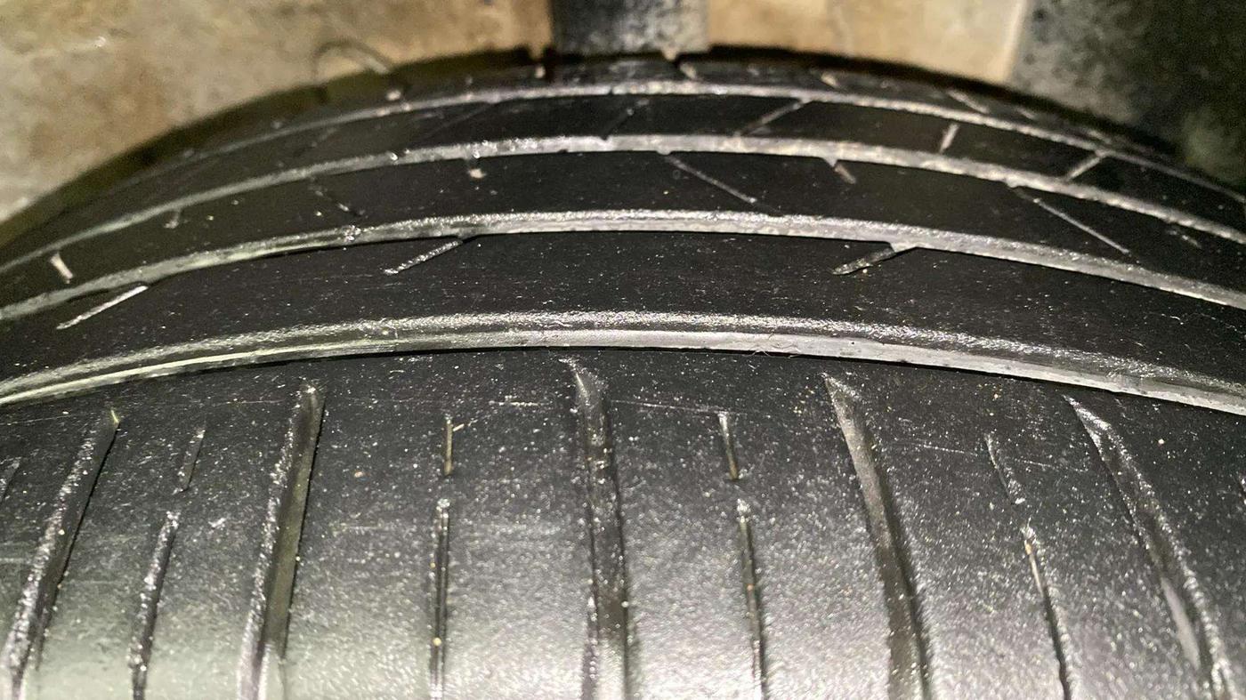 2024 Hyundai VENUE SX (O) MT 1.0 Turbo, Petrol, Manual, 21,747 km, Right Front Tyre Tread