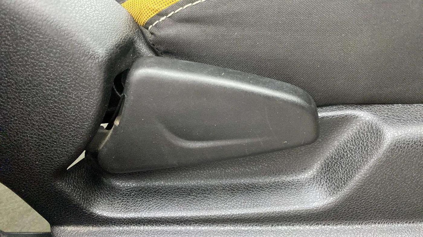 2024 Renault Kwid CLIMBER MT 1.0, Petrol, Manual, 20,773 km, Driver Side Adjustment Panel