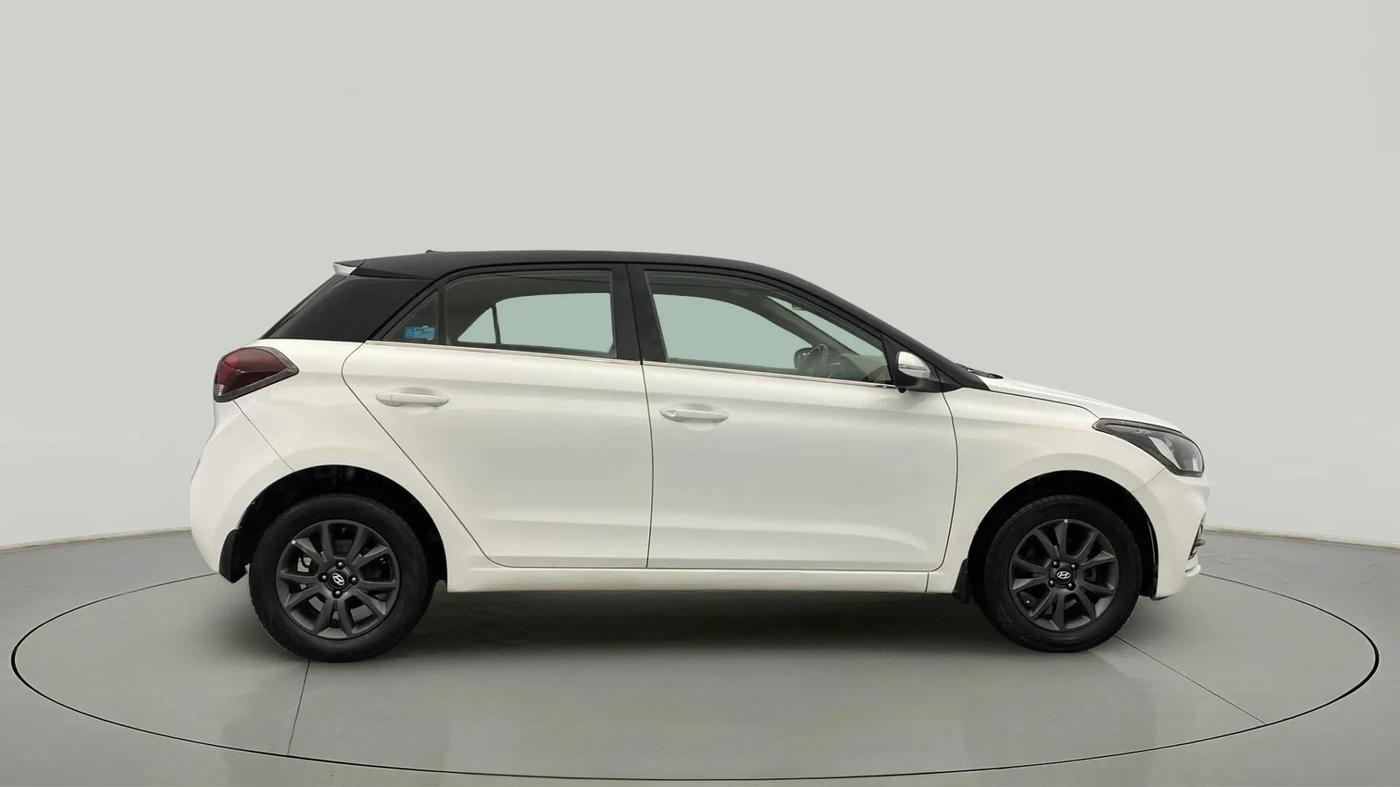 2020 Hyundai Elite i20 SPORTZ PLUS 1.2, Petrol, Manual, 94,075 km, Right Side View