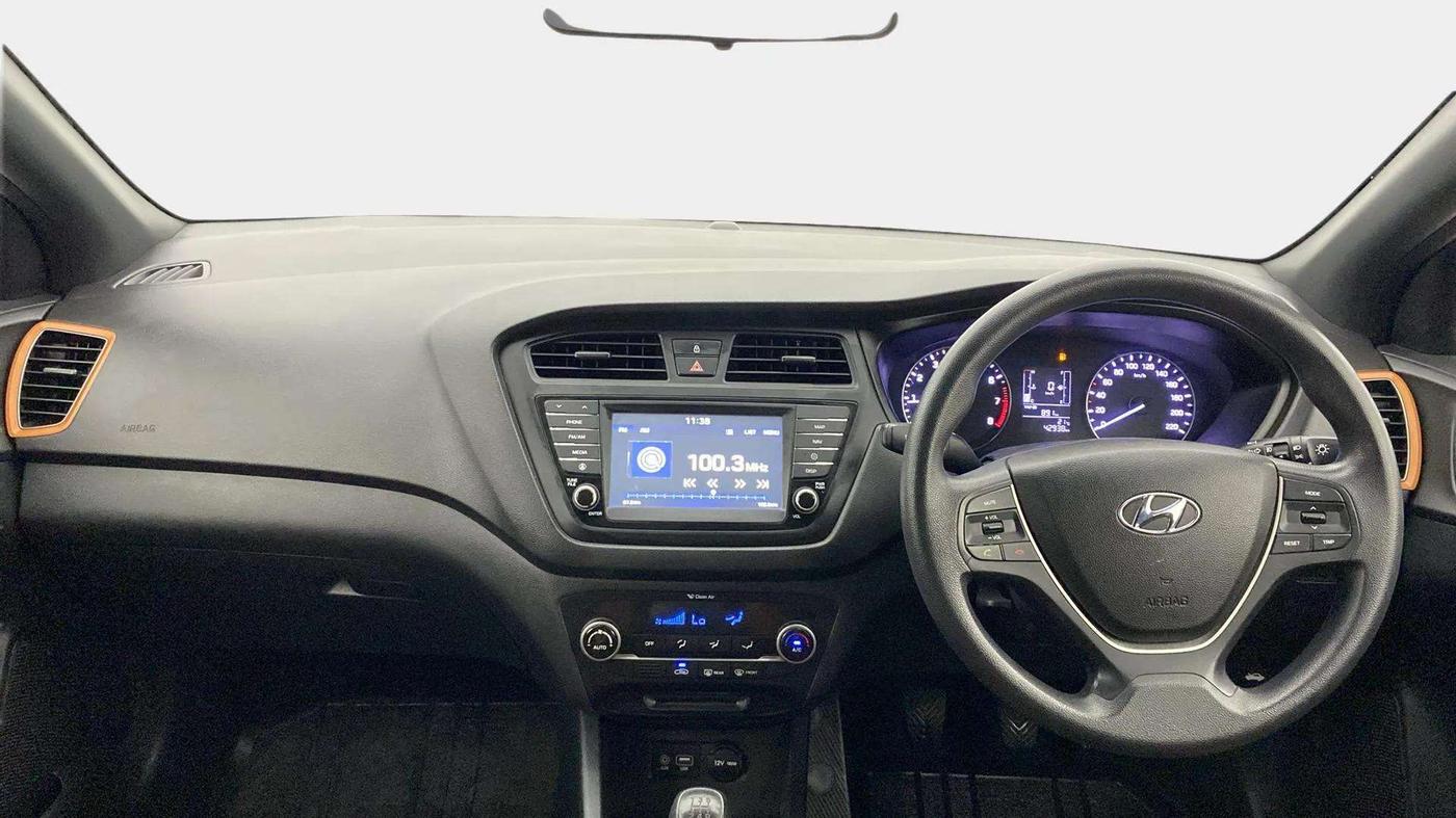 2017 Hyundai Elite i20 ASTA 1.2 DUAL TONE, Petrol, Manual, 42,975 km, Dashboard