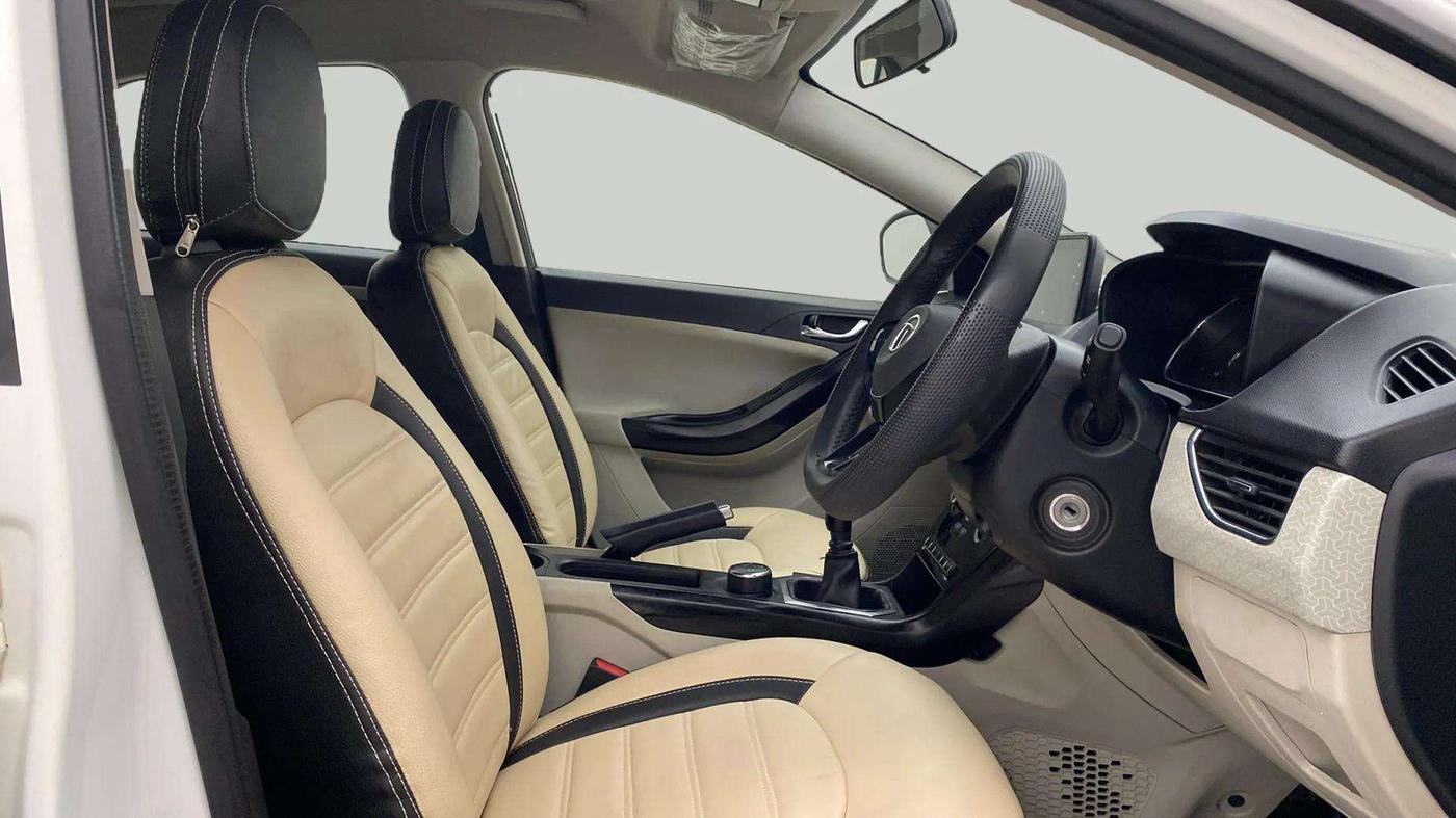 2020 Tata NEXON XZ PETROL, Petrol, Manual, 95,121 km, Right Side Front Door Cabin