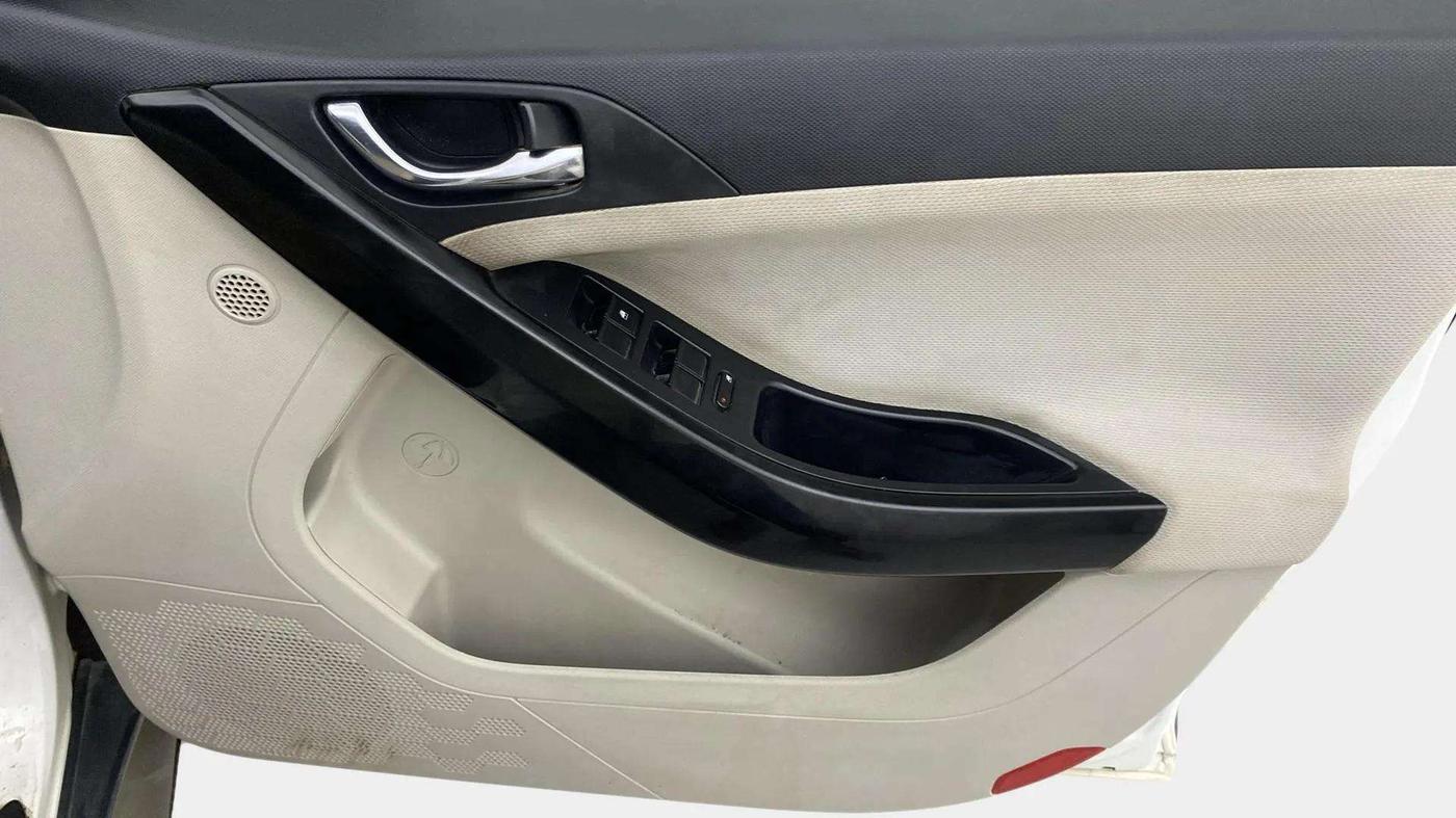 2020 Tata NEXON XZ PETROL, Petrol, Manual, 95,121 km, Driver Side Door Panels Control