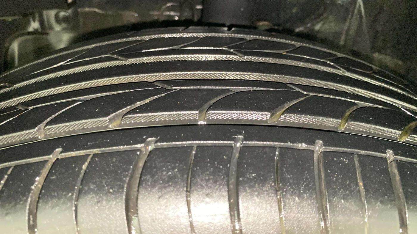 2020 Tata NEXON XZ PETROL, Petrol, Manual, 95,121 km, Left Front Tyre Tread