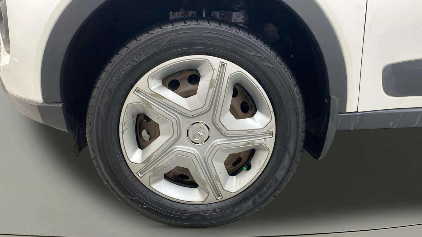 2020 Tata NEXON XZ PETROL, Petrol, Manual, 95,121 km, Left Front Wheel