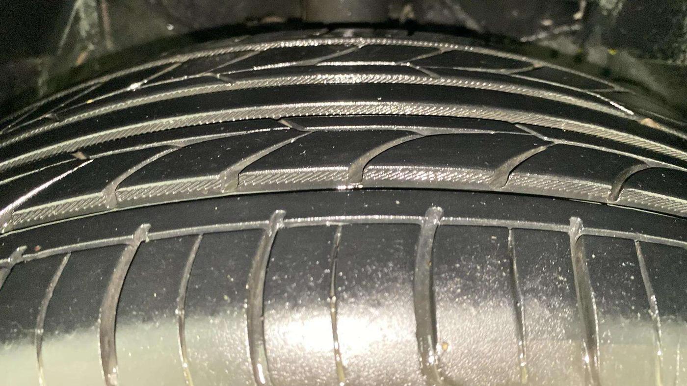 2020 Tata NEXON XZ PETROL, Petrol, Manual, 95,121 km, Right Front Tyre Tread