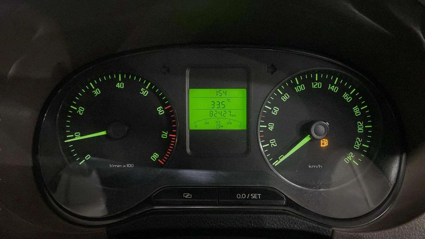 2013 Skoda Rapid AMBITION 1.6 MPI MT, Petrol, Manual, 82,407 km, Odometer Image