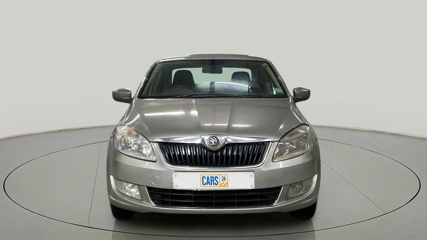 2013 Skoda Rapid AMBITION 1.6 MPI MT, Petrol, Manual, 82,407 km, Front
