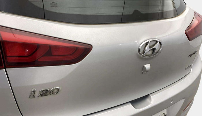 2015 Hyundai Elite i20 SPORTZ 1.2, Petrol, Manual, 71,905 km, Dicky (Boot door) - Minor scratches