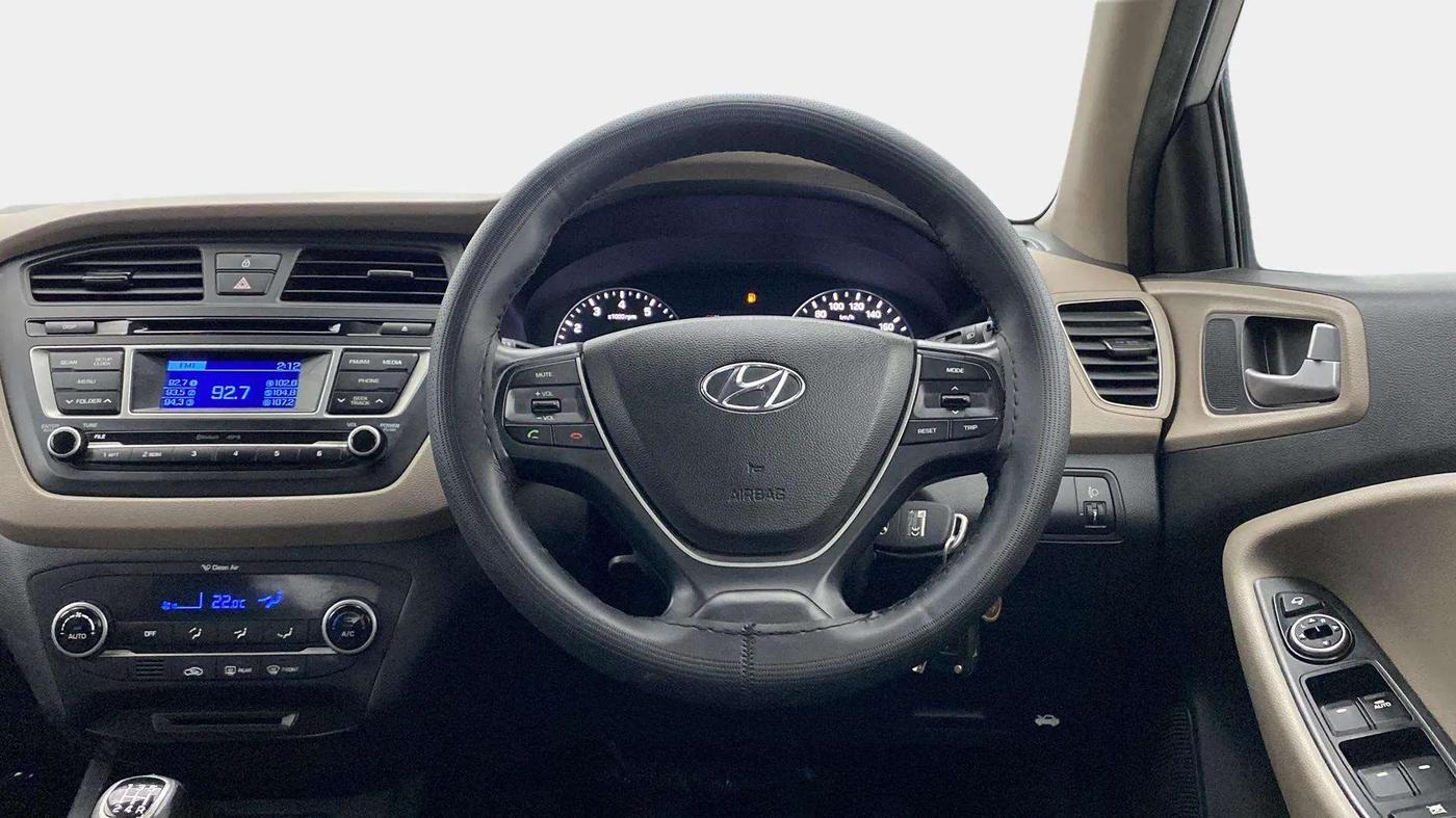 2015 Hyundai Elite i20 SPORTZ 1.2, Petrol, Manual, 72,064 km, Steering Wheel Close Up