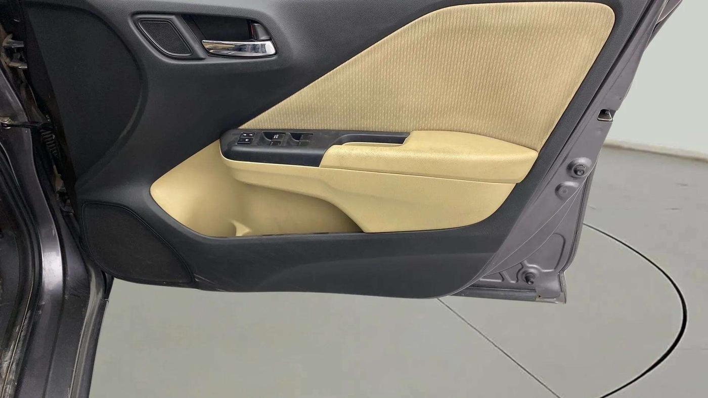 2017 Honda City 1.5L I-VTEC SV, Petrol, Manual, 75,055 km, Driver Side Door Panels Control