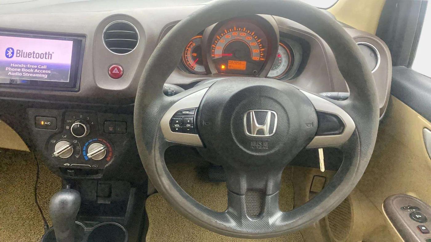 2013 Honda Brio VX AT, Petrol, Automatic, 82,812 km, Steering Wheel Close Up