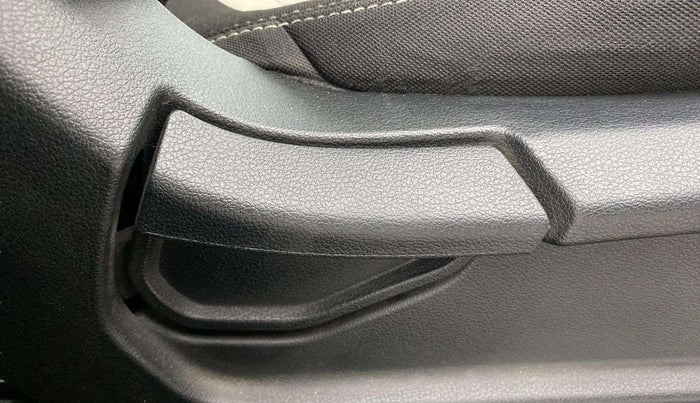 2022 Hyundai VENUE S 1.2, Petrol, Manual, 33,052 km, Driver Side Adjustment Panel