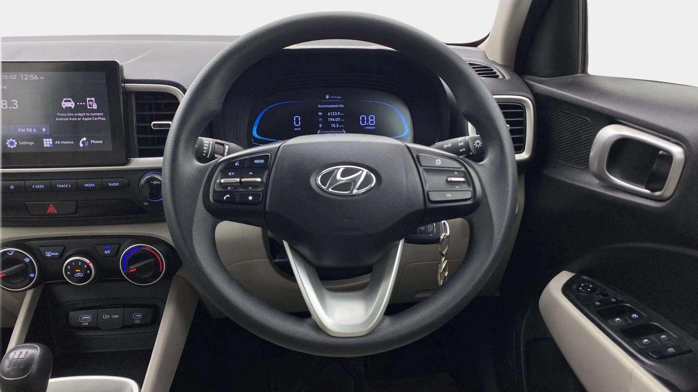 2022 Hyundai VENUE S 1.2, Petrol, Manual, 33,052 km, Steering Wheel Close Up