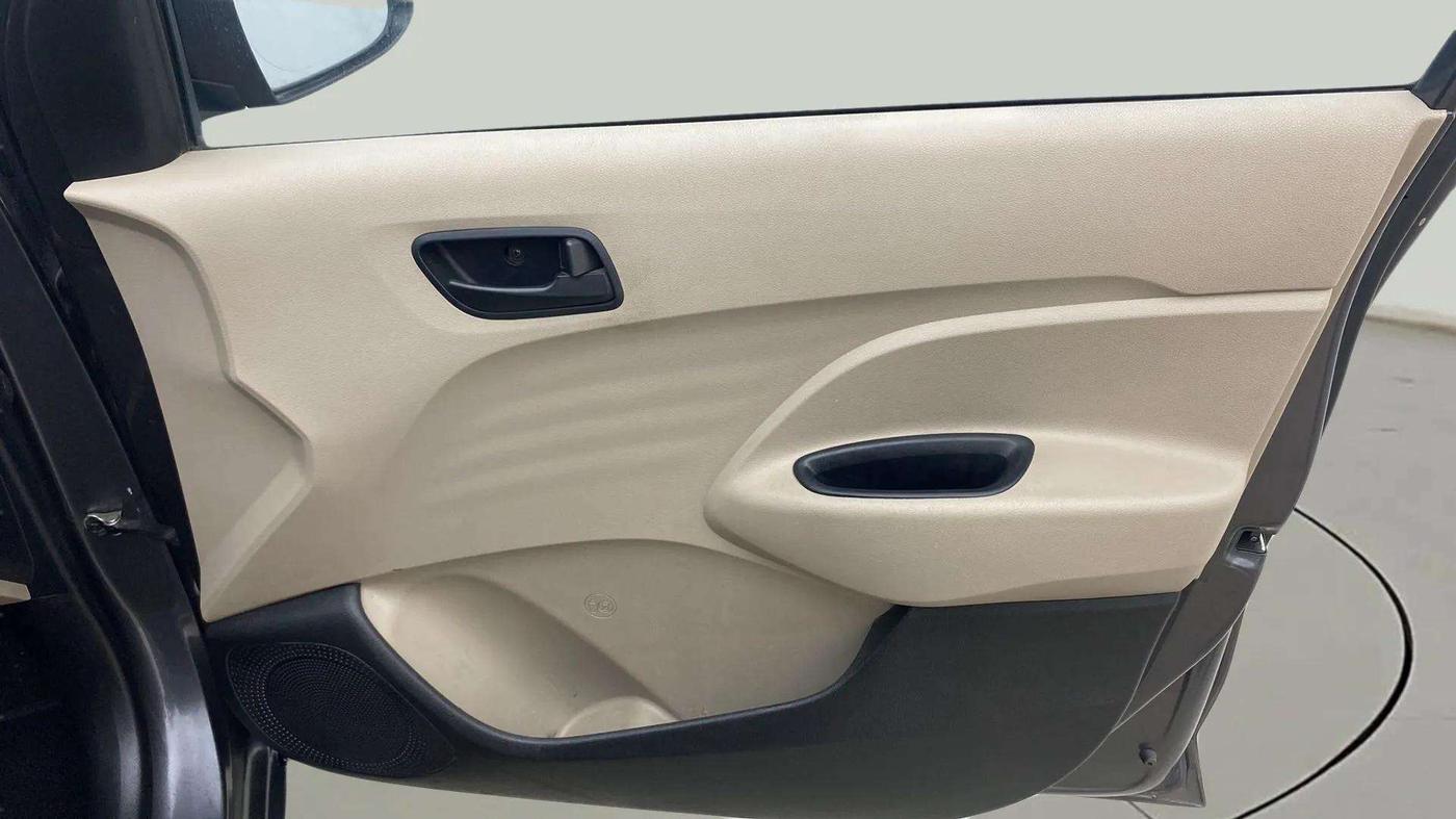 2022 Hyundai NEW SANTRO SPORTZ EXECUTIVE MT CNG, CNG, Manual, 36,573 km, Driver Side Door Panels Control