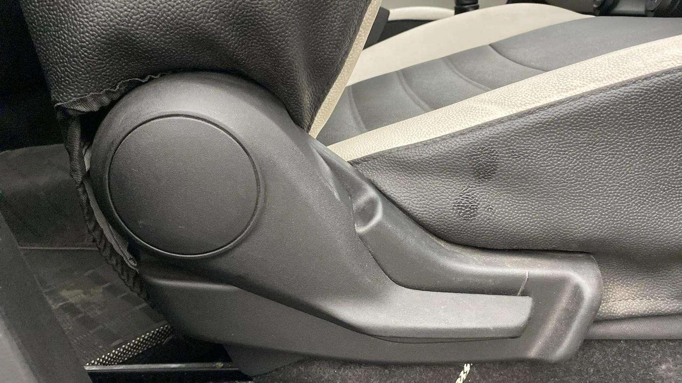 2019 Maruti IGNIS DELTA 1.2, Petrol, Manual, 27,128 km, Driver Side Adjustment Panel