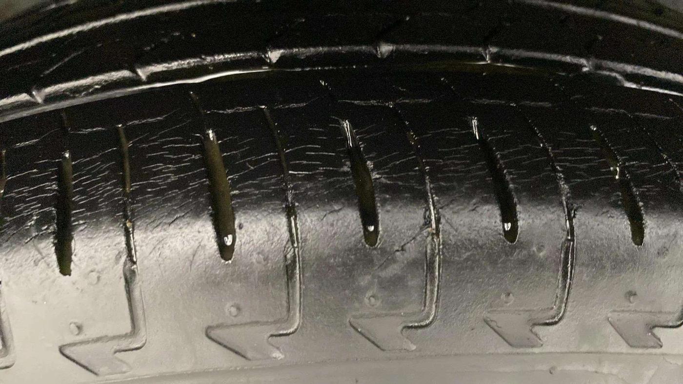 2019 Maruti IGNIS DELTA 1.2, Petrol, Manual, 27,128 km, Left Front Tyre Tread