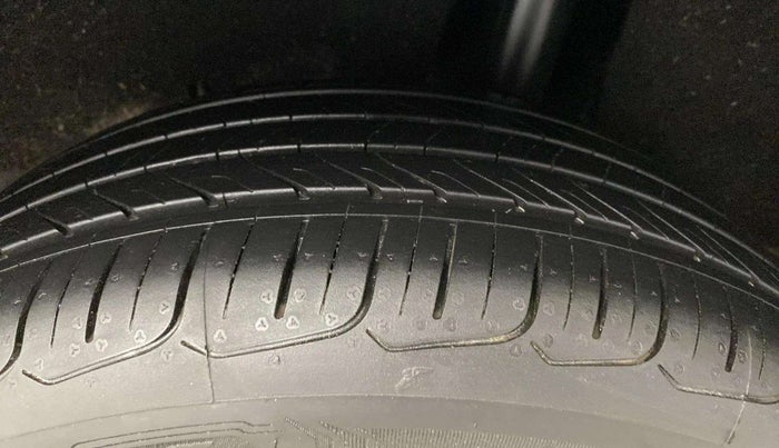 2019 Maruti Baleno ZETA PETROL 1.2, Petrol, Manual, 43,750 km, Left Rear Tyre Tread