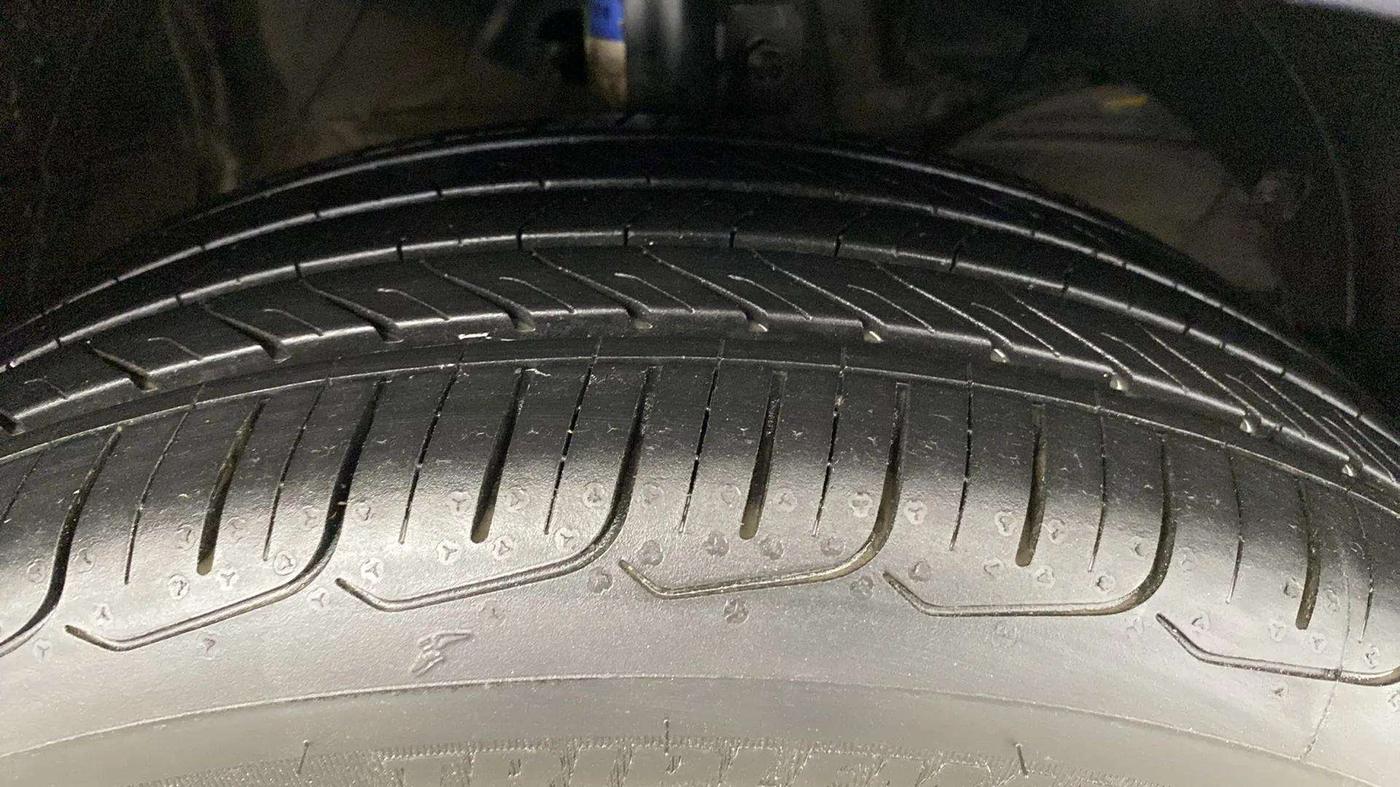 2019 Maruti Baleno ZETA PETROL 1.2, Petrol, Manual, 43,750 km, Right Front Tyre Tread