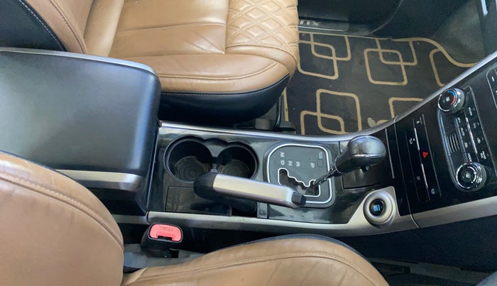 2019 Mahindra XUV500 W11 AT, Diesel, Automatic, 53,985 km, Gear Lever