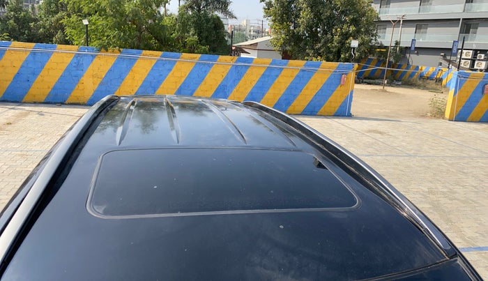 2019 Mahindra XUV500 W11 AT, Diesel, Automatic, 53,985 km, Moonroof/ Sunroof