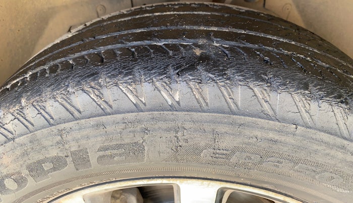 2019 Mahindra XUV500 W11 AT, Diesel, Automatic, 53,985 km, Left Front Tyre Tread
