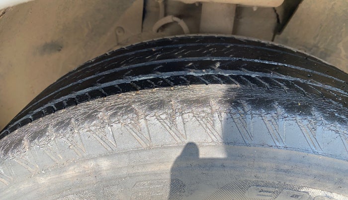 2019 Mahindra XUV500 W11 AT, Diesel, Automatic, 53,985 km, Right Front Tyre Tread