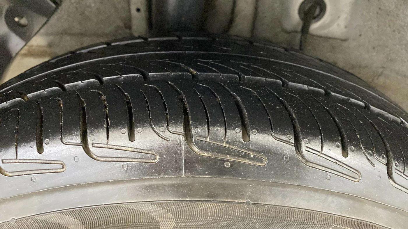 2019 Hyundai Elite i20 SPORTZ PLUS 1.2, CNG, Manual, 88,372 km, Right Rear Tyre Tread