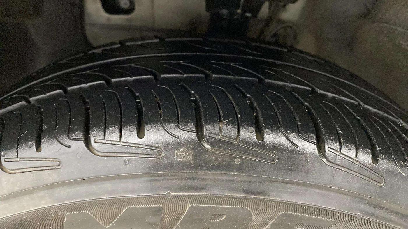 2019 Hyundai Elite i20 SPORTZ PLUS 1.2, CNG, Manual, 88,372 km, Left Front Tyre Tread
