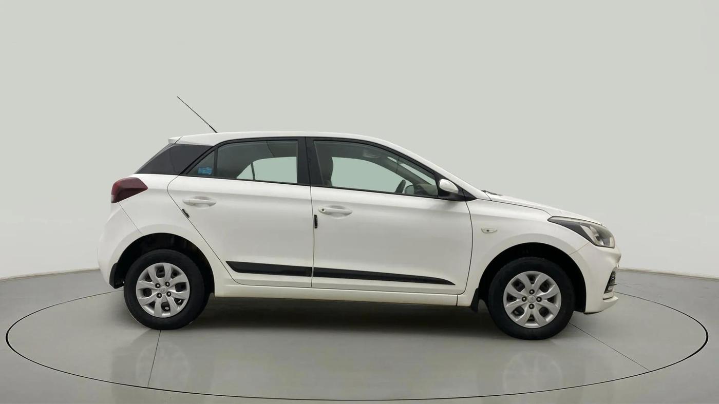 2020 Hyundai Elite i20 MAGNA PLUS 1.2, Petrol, Manual, 25,852 km, Right Side View