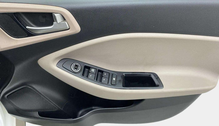 2020 Hyundai Elite i20 MAGNA PLUS 1.2, Petrol, Manual, 25,852 km, Driver Side Door Panels Control