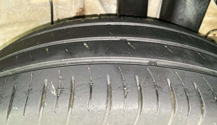 2020 Hyundai Elite i20 MAGNA PLUS 1.2, Petrol, Manual, 25,852 km, Left Rear Tyre Tread