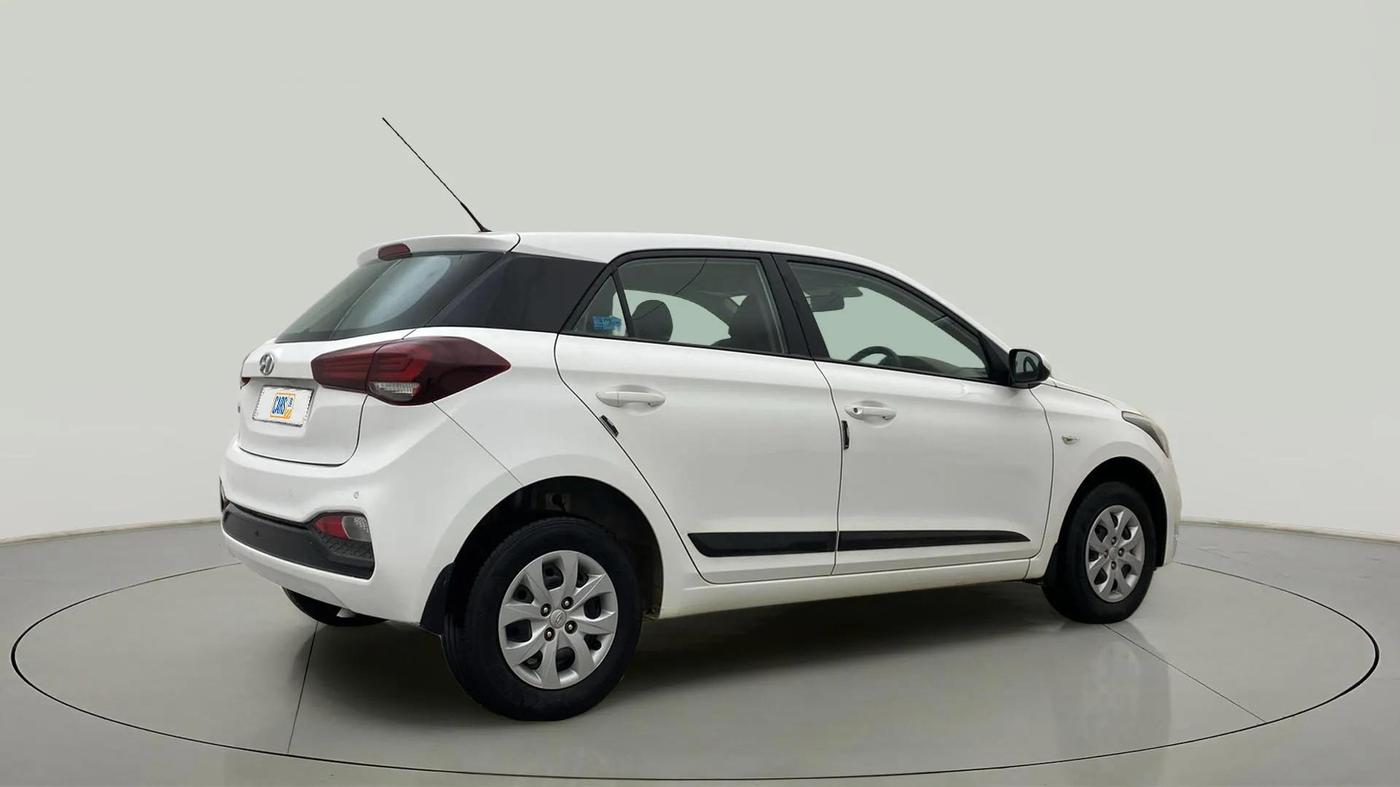 2020 Hyundai Elite i20 MAGNA PLUS 1.2, Petrol, Manual, 25,852 km, Right Back Diagonal