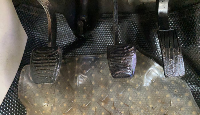 2021 Mahindra XUV300 W6 1.2 PETROL, Petrol, Manual, 89,530 km, Pedals