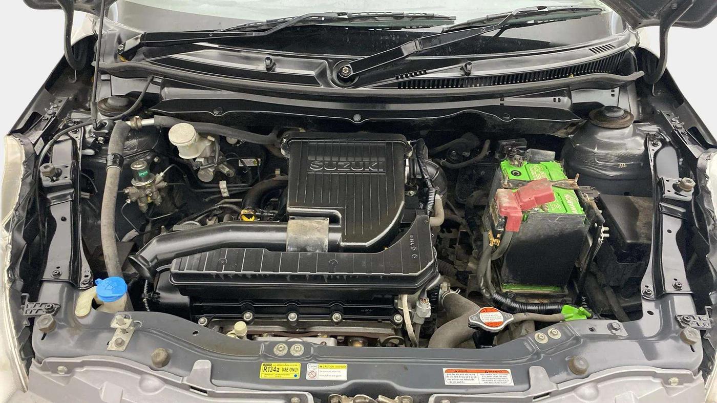 2015 Maruti Swift VXI, Petrol, Manual, 38,168 km, Engine View