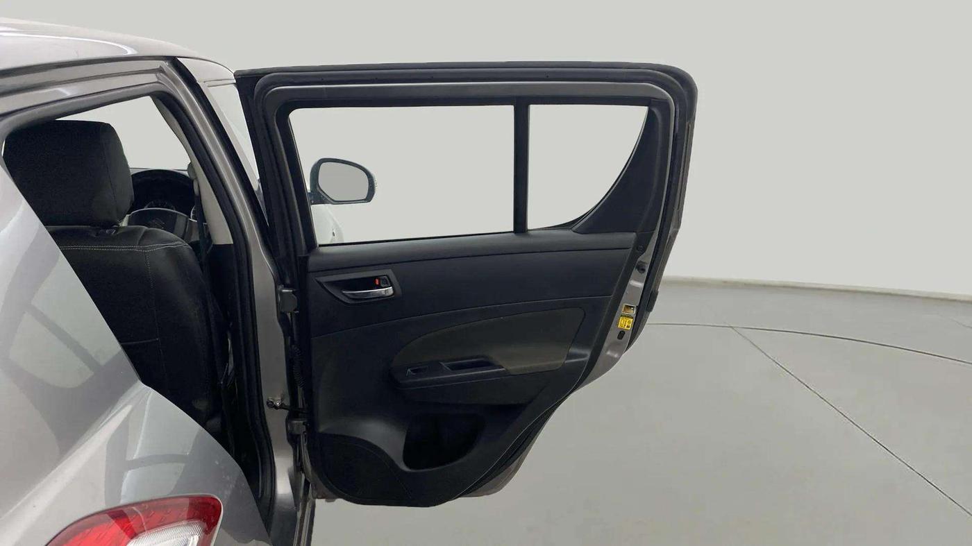 2015 Maruti Swift VXI, Petrol, Manual, 38,168 km, RHS Rear Door