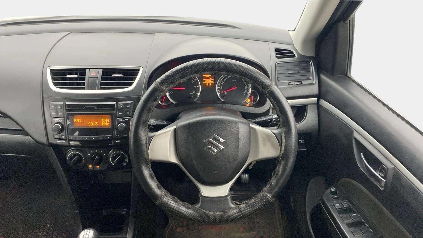 2015 Maruti Swift VXI, Petrol, Manual, 38,168 km, Steering Wheel Close Up