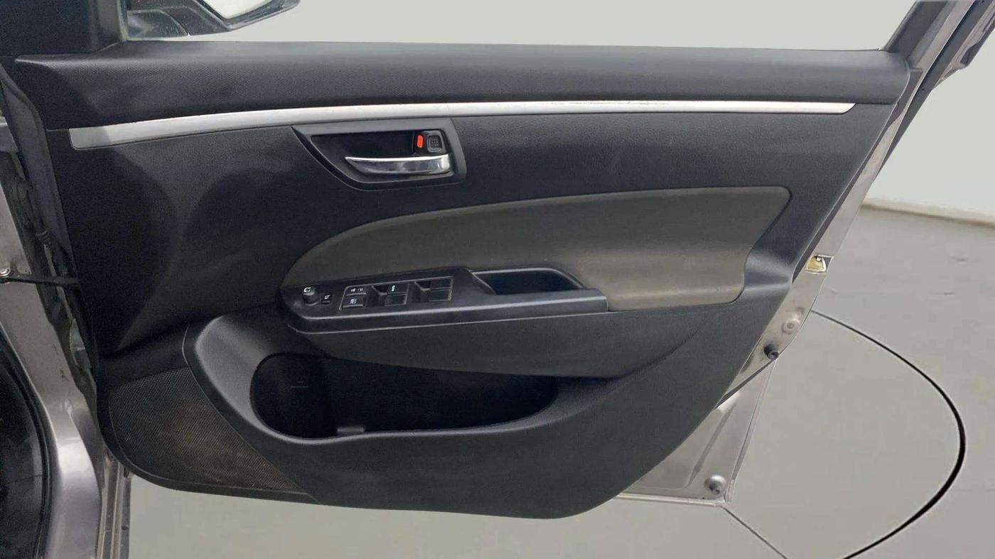 2015 Maruti Swift VXI, Petrol, Manual, 38,168 km, Driver Side Door Panels Control