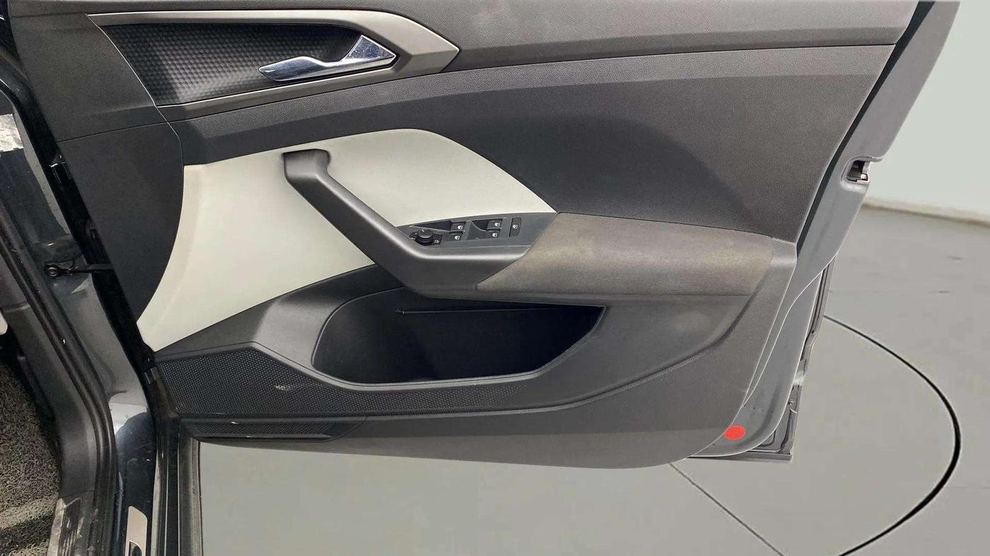 2022 Skoda KUSHAQ AMBITION 1.0L TSI MT, Petrol, Manual, 30,224 km, Driver Side Door Panels Control